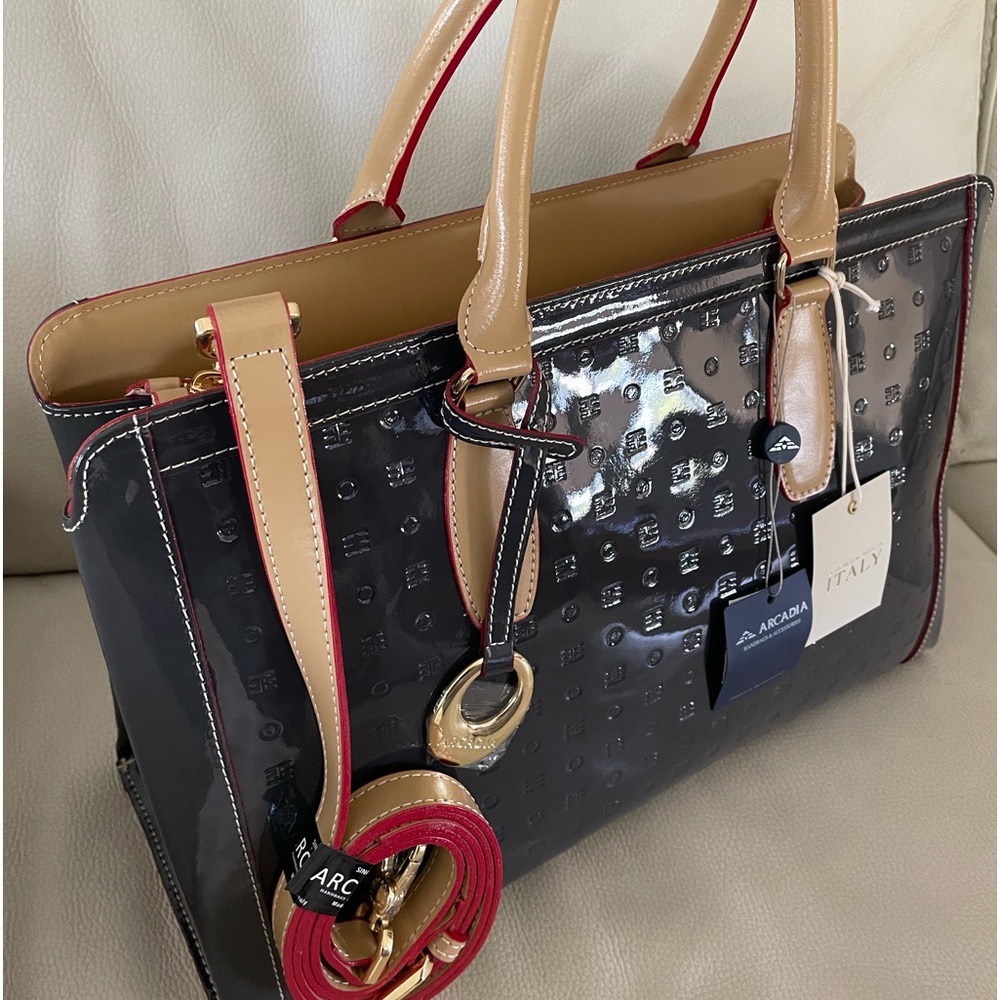Arcadia Italy, patent leather Dk Gray w/Tan TOTE shoulder bag Logo embossed. NWT
